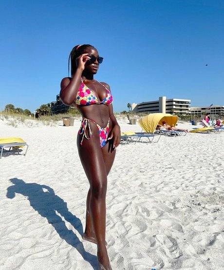 Shellece nude actress pictures