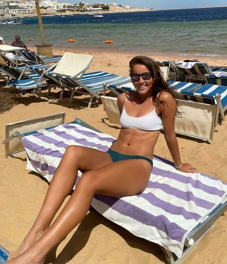 Jodie Anna Burrage hd model pic