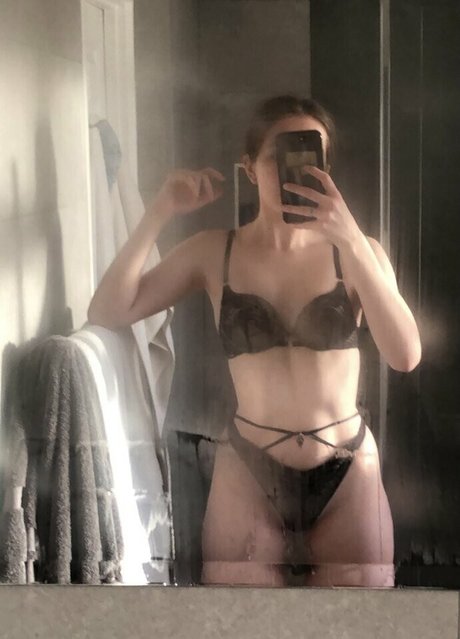 Lilywatson25 sexy star image