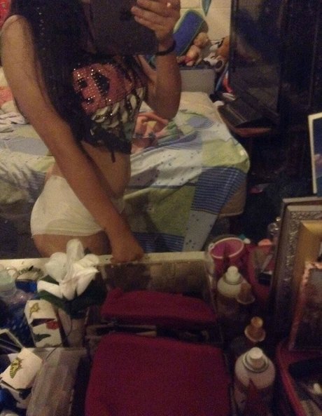 Nelly Salgado sexy actress image