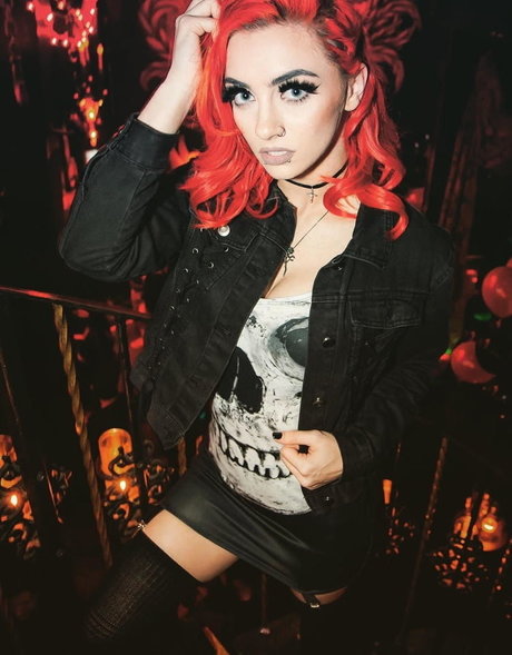 Gigi Dolin hd actress photos