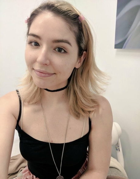 Autumn Farrell model nude photos