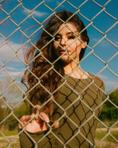 Autumn Farrell pretty actress img