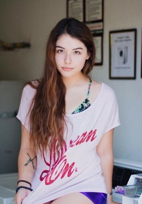 Autumn Farrell hd pornstar galleries