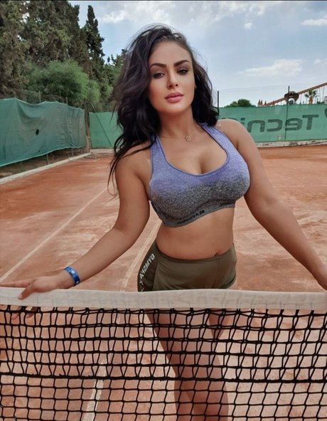 Narjes Beji model pretty photos