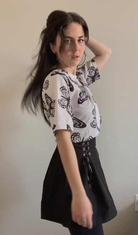 Olivia Evenstar star hd pics