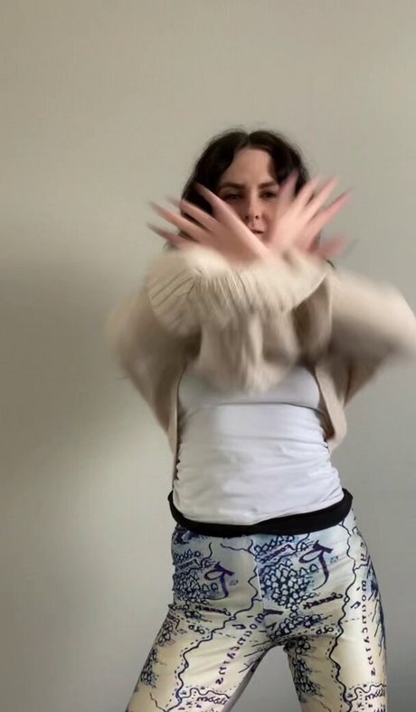 Olivia Evenstar high quality model picture