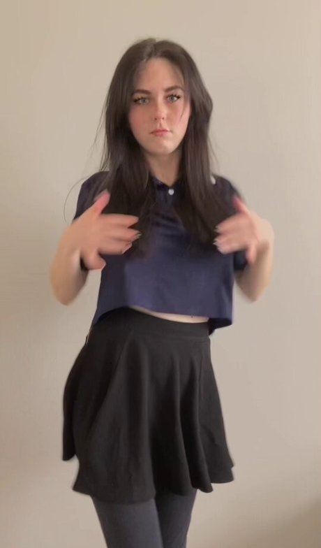 Olivia Evenstar adult model photo