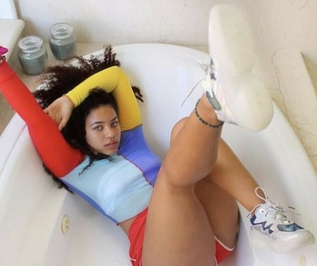 Maddsmaxjesty model nude img