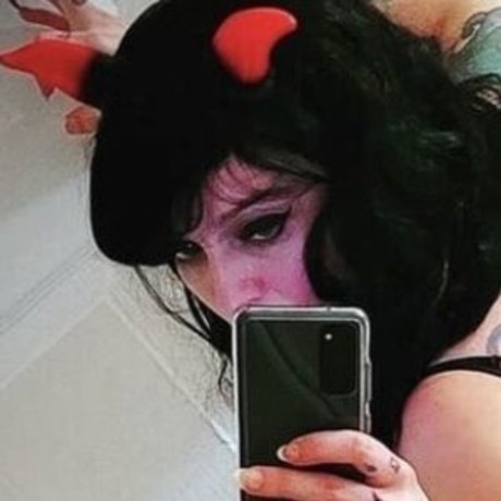 Gothicsushii nude actress image