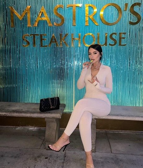 FeetByJo naked pornstar photo