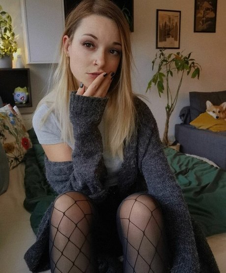 rainbowf0x nudes model galleries