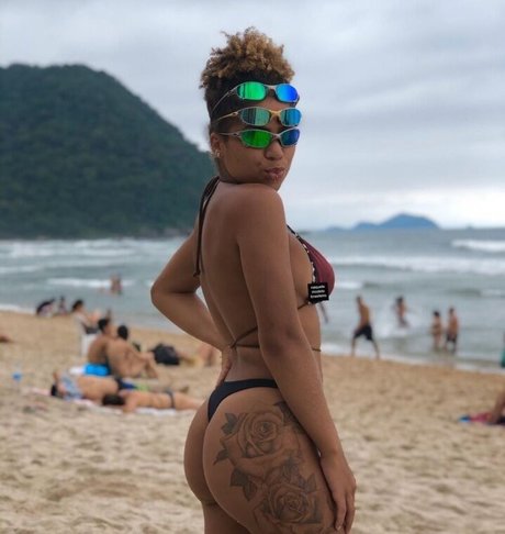 Vitoria Guarnieris model top photos