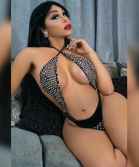 Valeria Irons star beautiful photos