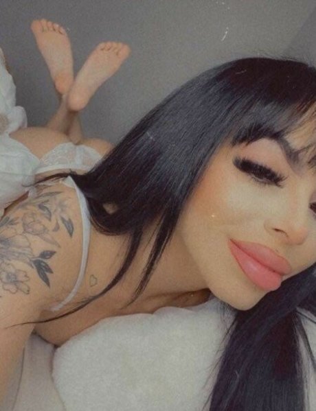 Breanna Riverside top pornstar gallery