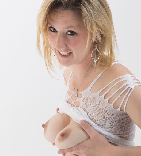 Gndmodel22 beautiful star picture