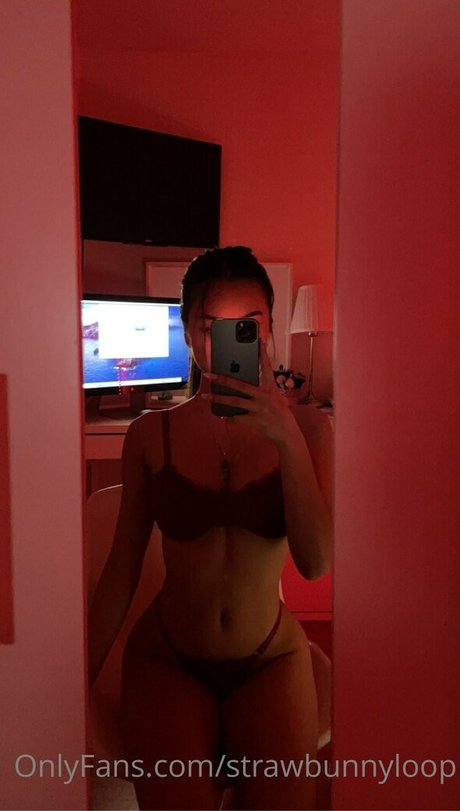 Lily Luen pornstar perfect picture