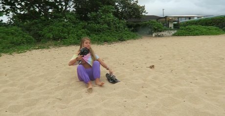 Alyse Parker sexy actress photo