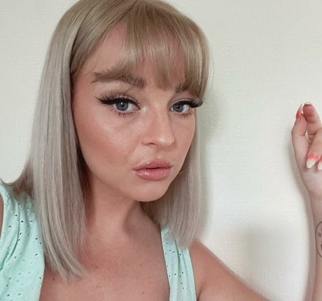 Emily Rose Perrin pornstar top img