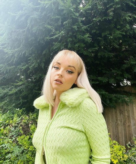 Emily Rose Perrin perfect pornstar pics