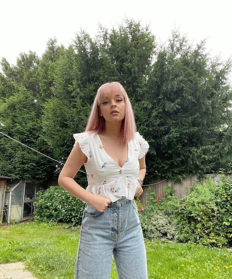 Emily Rose Perrin exclusive pornstar archive