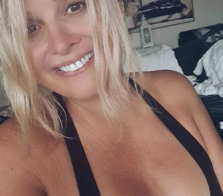 Helen Eleni model adult galleries