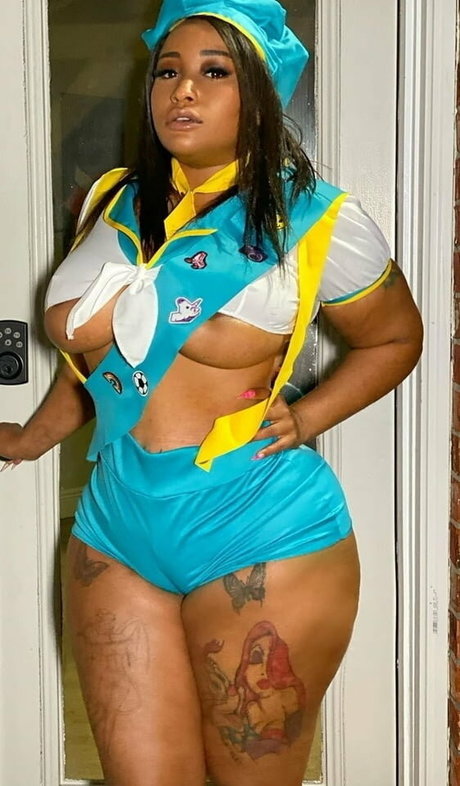 MsNikiarenee star galleries