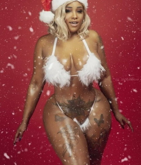 MsNikiarenee model sexy image