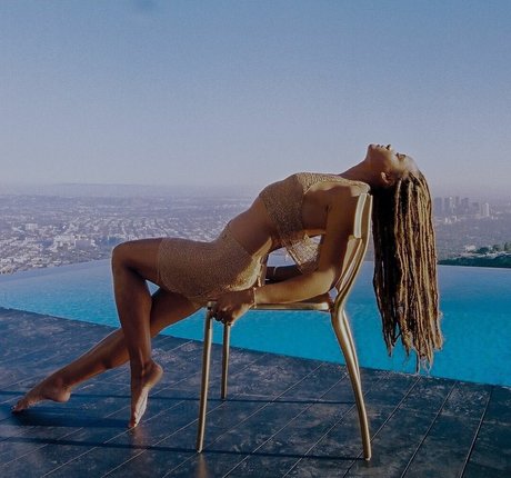 Rhyon Nicole Brown nudes model pics