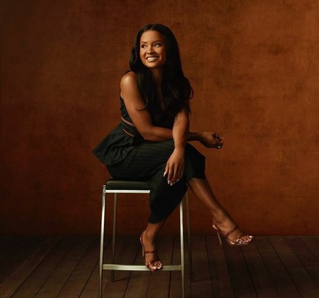 Rhyon Nicole Brown star erotic img