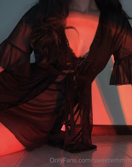 Sweetemmm pornstar erotic pictures