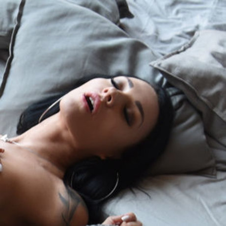 Hot Elf nudes star pictures