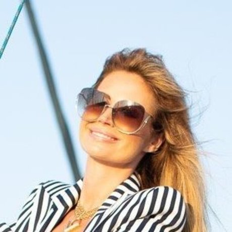 Ester Dee star high quality pics