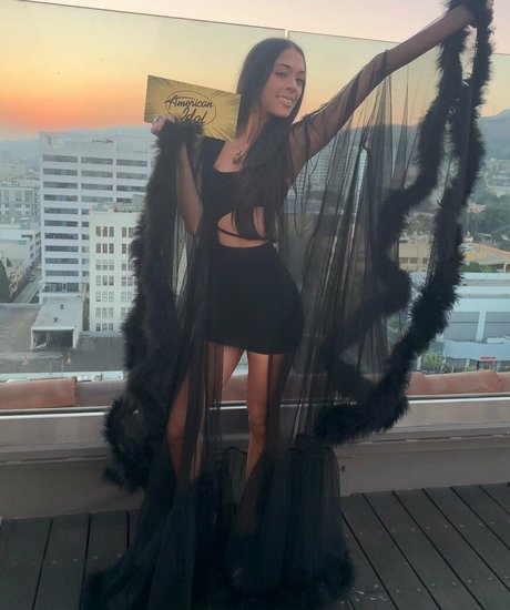 Erika Perry star top archive