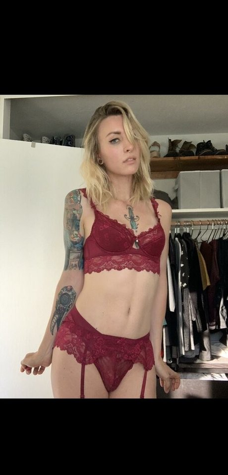 Ez pz evie top actress image