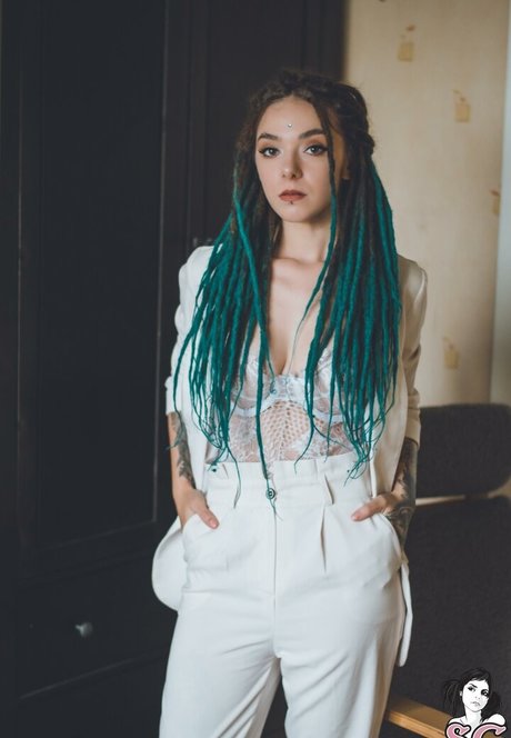 Aliceverner pretty pornstar pics