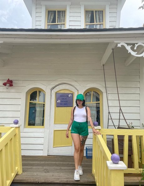 Dinastars model erotic galleries