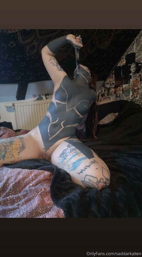 DarkAlien adult model pic