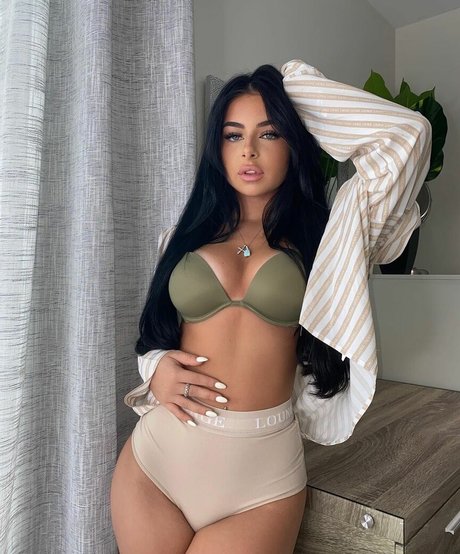 Vass iliki nude model picture