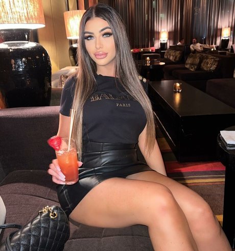 Erin Gray nude actress pic