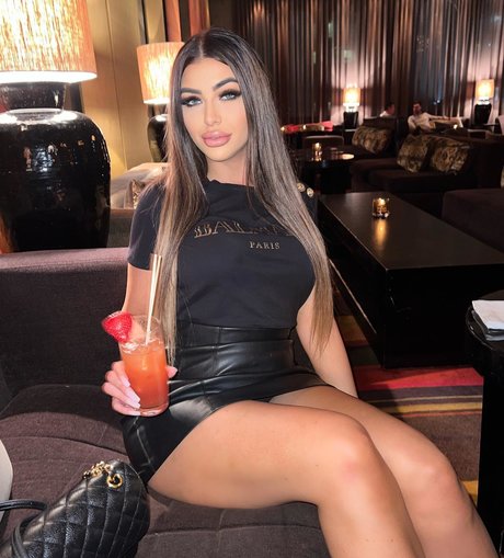 Erin Gray art model pictures