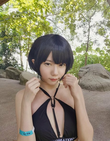 TibyTinneh model naked image