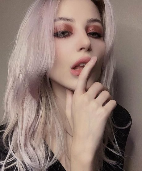 alexandra shock top pornstar photo