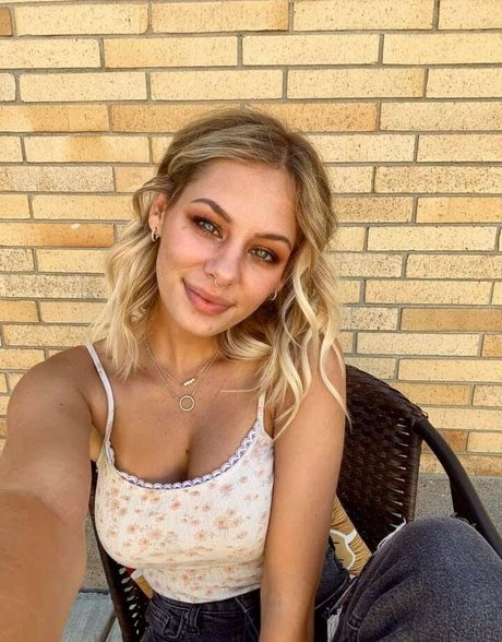 Samanthaxoxol exclusive pornstar pictures