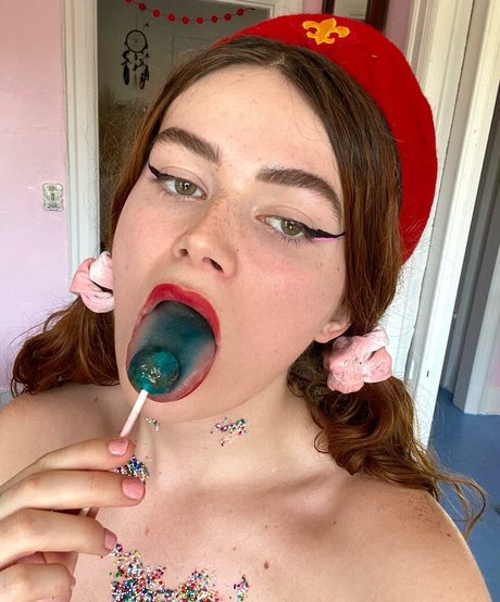 Viola Costa star naked picture