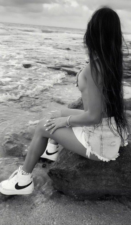 Lia Barlev hd pornstar pic