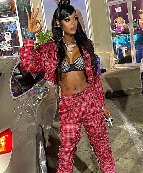 Erotica Vanderlei xxx actress pic