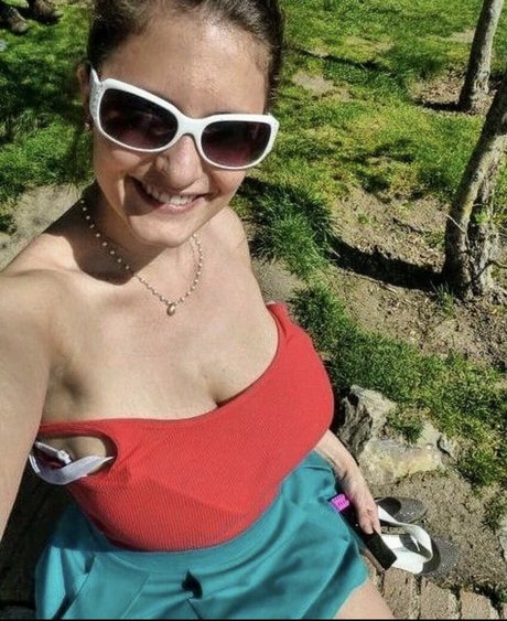 Avery Millah pornstar nude photos