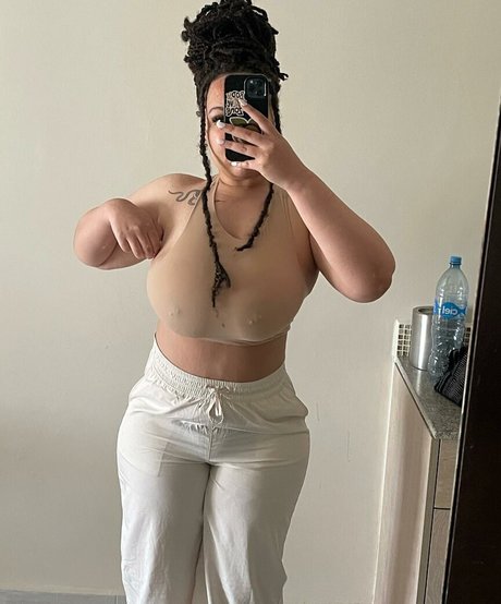 Tanya Mayenge model adult photo