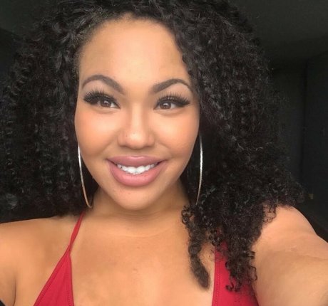 Tanya Mayenge nude star pic